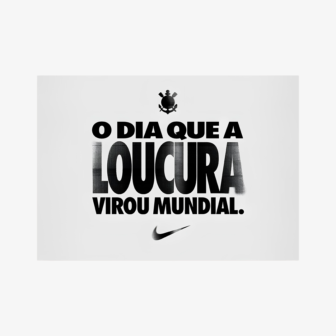 Kit Posters Corinthians - "O Dia que a Loucura Virou Mundial" + 4 Adesivos Exclusivos