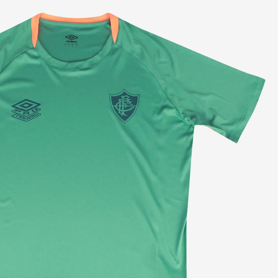 Camisa Treino Umbro Fluminense 2025/26 - Vista Frontal/Detalhes