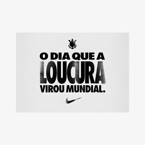 Kit Posters Corinthians - "O Dia que a Loucura Virou Mundial" + 4 Adesivos Exclusivos