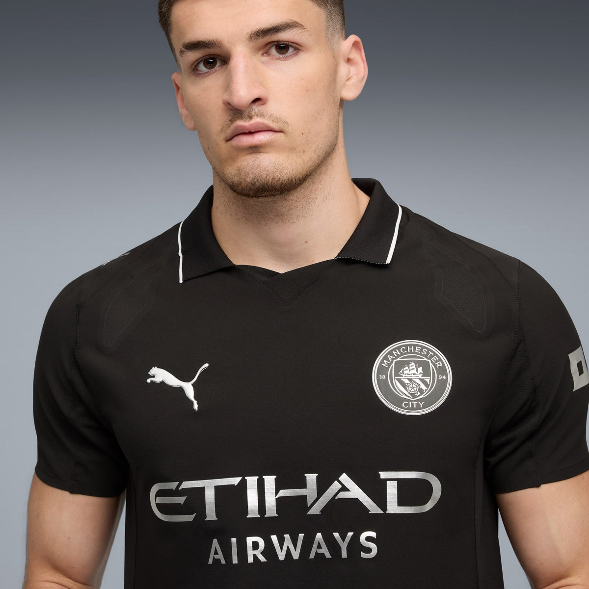 Camisa Manchester City 2025/26 II - Vista Frontal/Detalhes