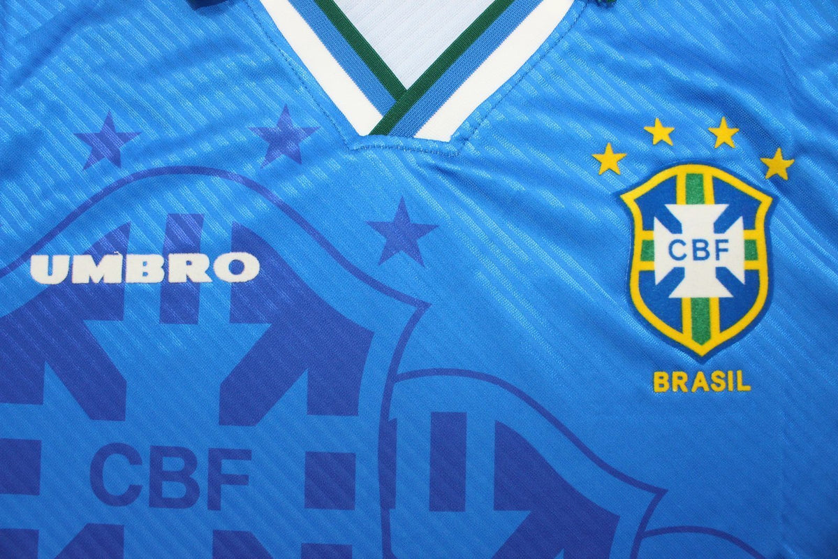 Camisa Retrô Seleção Brasil 1995 Azul - Vista Frontal/Detalhes