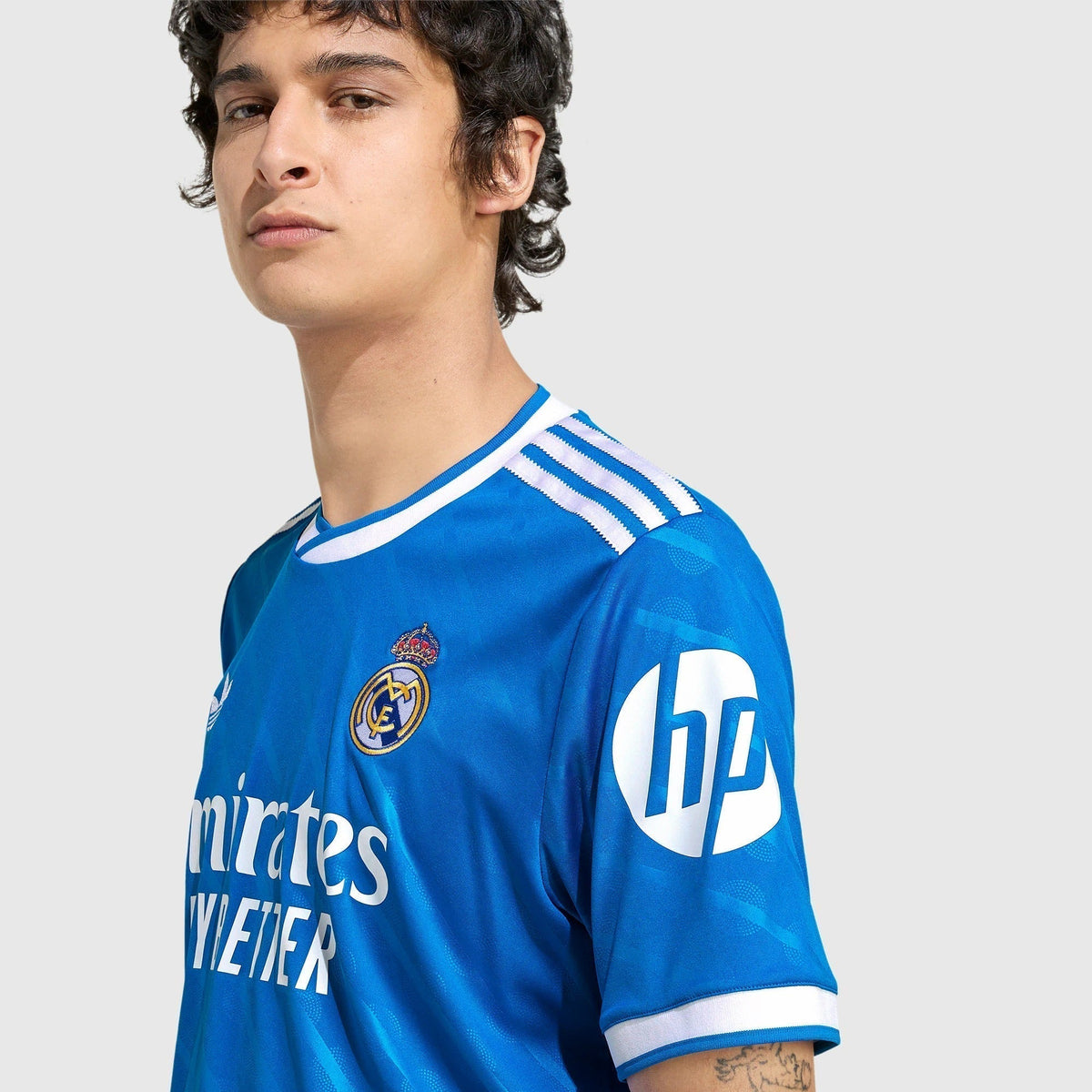 Camisa  Real Madrid 2025/26 III - Vista Frontal/Detalhes